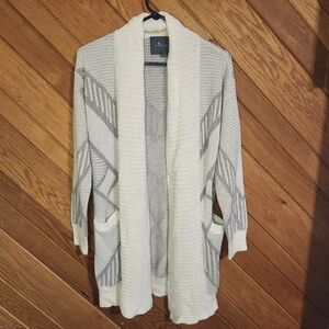 Paper Crane Small Women's Gray and White Open Front Cardigan Knit Sweater